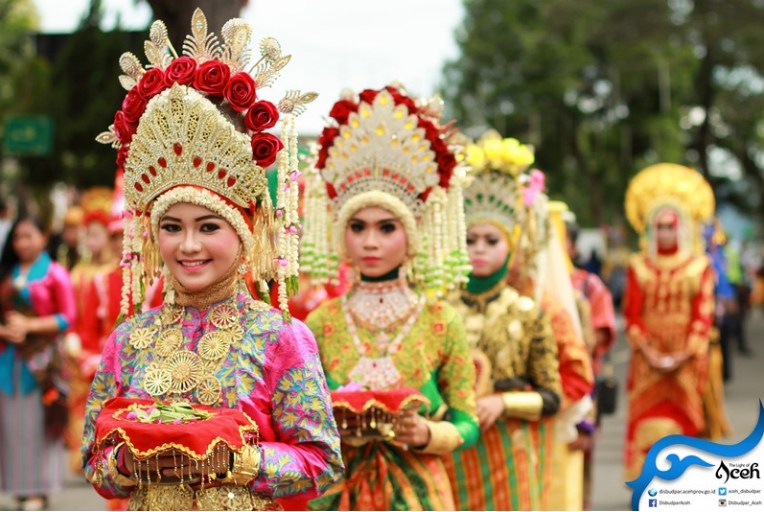 Suasana Pawai foto by disbudpar aceh